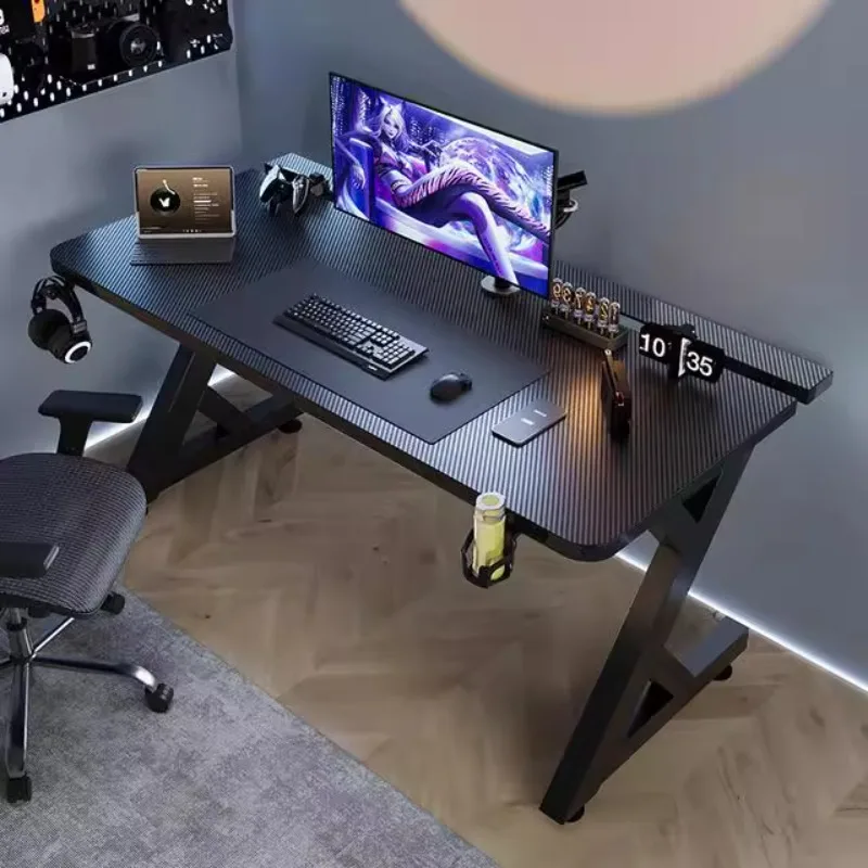 Q Minimalistische schwarze Com – Desk Setup Art Bewertung und Preis